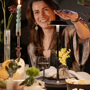 In-Lite LED SWAY table