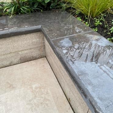 Uitverkoop Zwembadrand/Afdekrand Spotted Blue recht met neus 50x30x3/5cm type F