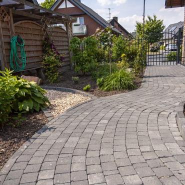 <p>SB-1865 betonklinker getrommeld 15x22,5x8cm ★☆☆☆☆</p>