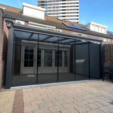 Glazen schuifwand compleet - getint glas